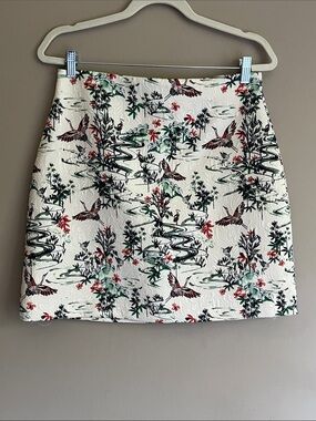 the H&M Crane Bird Floral Jacquard White Green Red Mini Skirt size 12